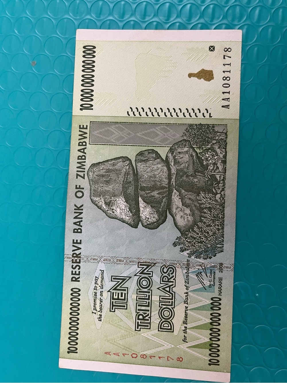 Zimbabwe 10 Trillion Bank notes  
Uncirculated
2008. AA series.